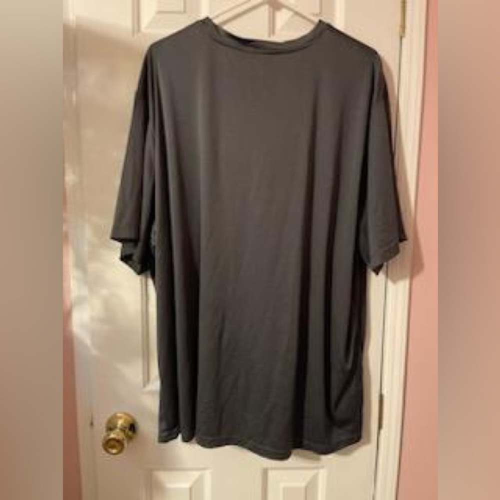 Men’s used dry fit shirt. Size 3xl.